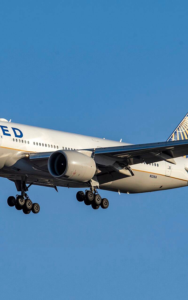 N229UA - Twin-engine aircraft