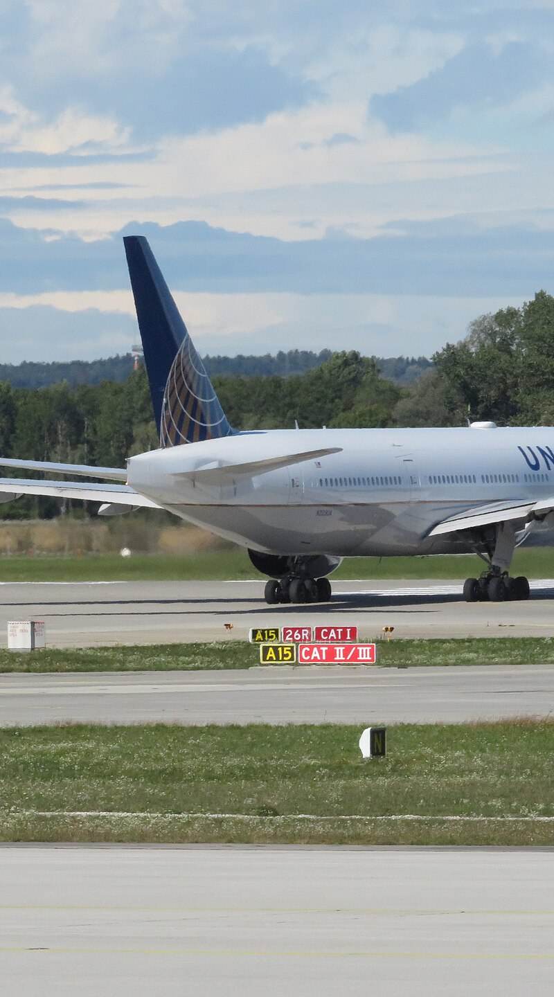 N229UA - Boeing