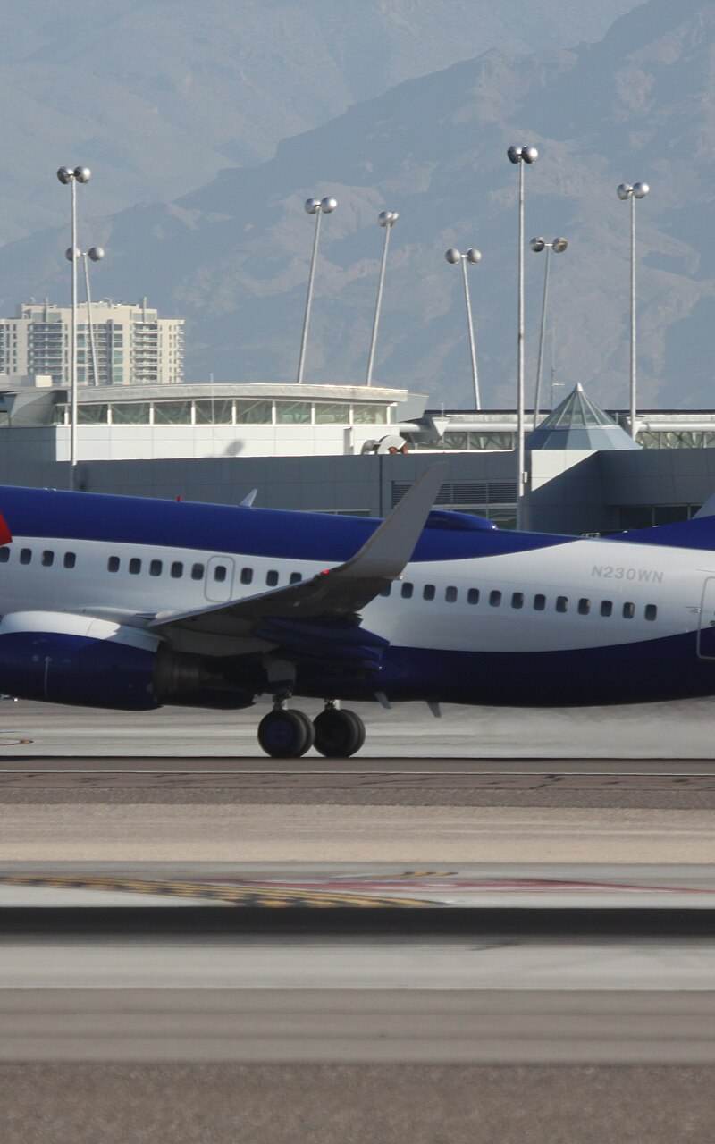 N230WN - Twin-engine aircraft