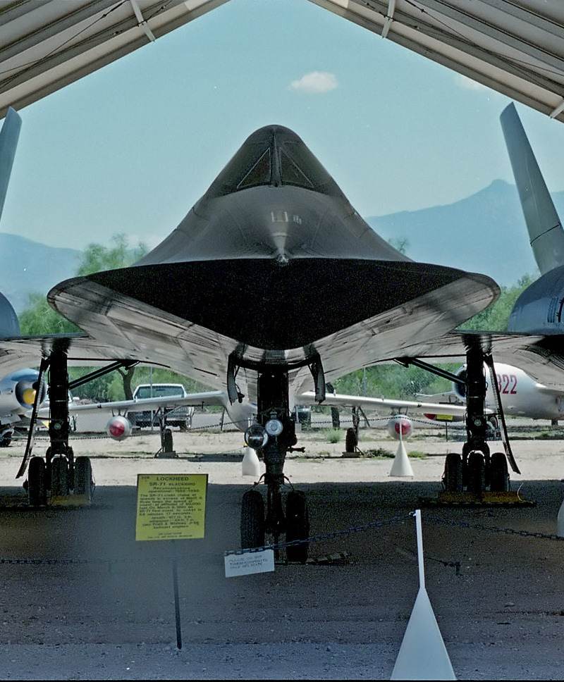  - Twin-engine aircraft