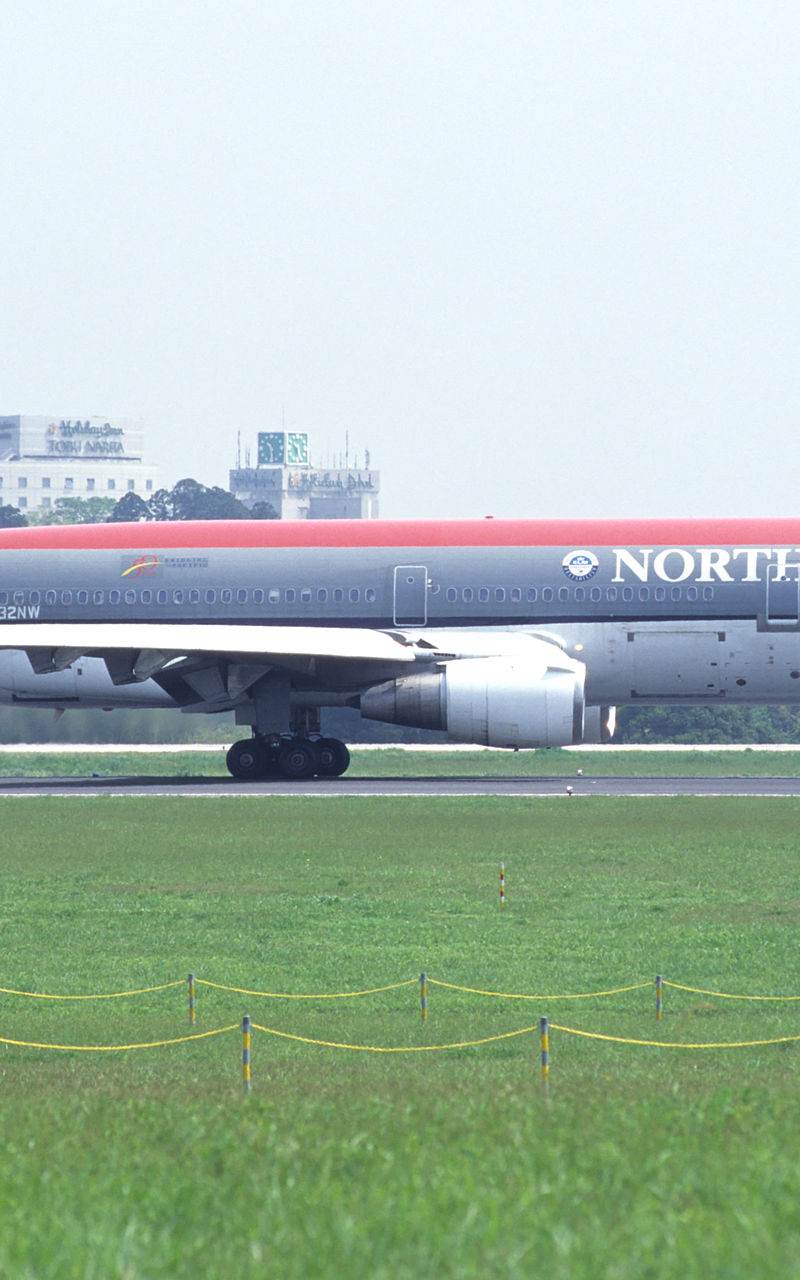 N232NW - Douglas