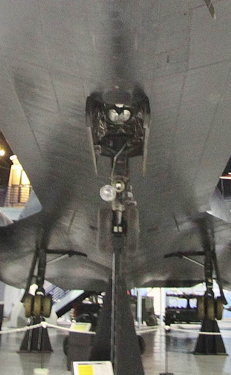  - Twin-engine aircraft