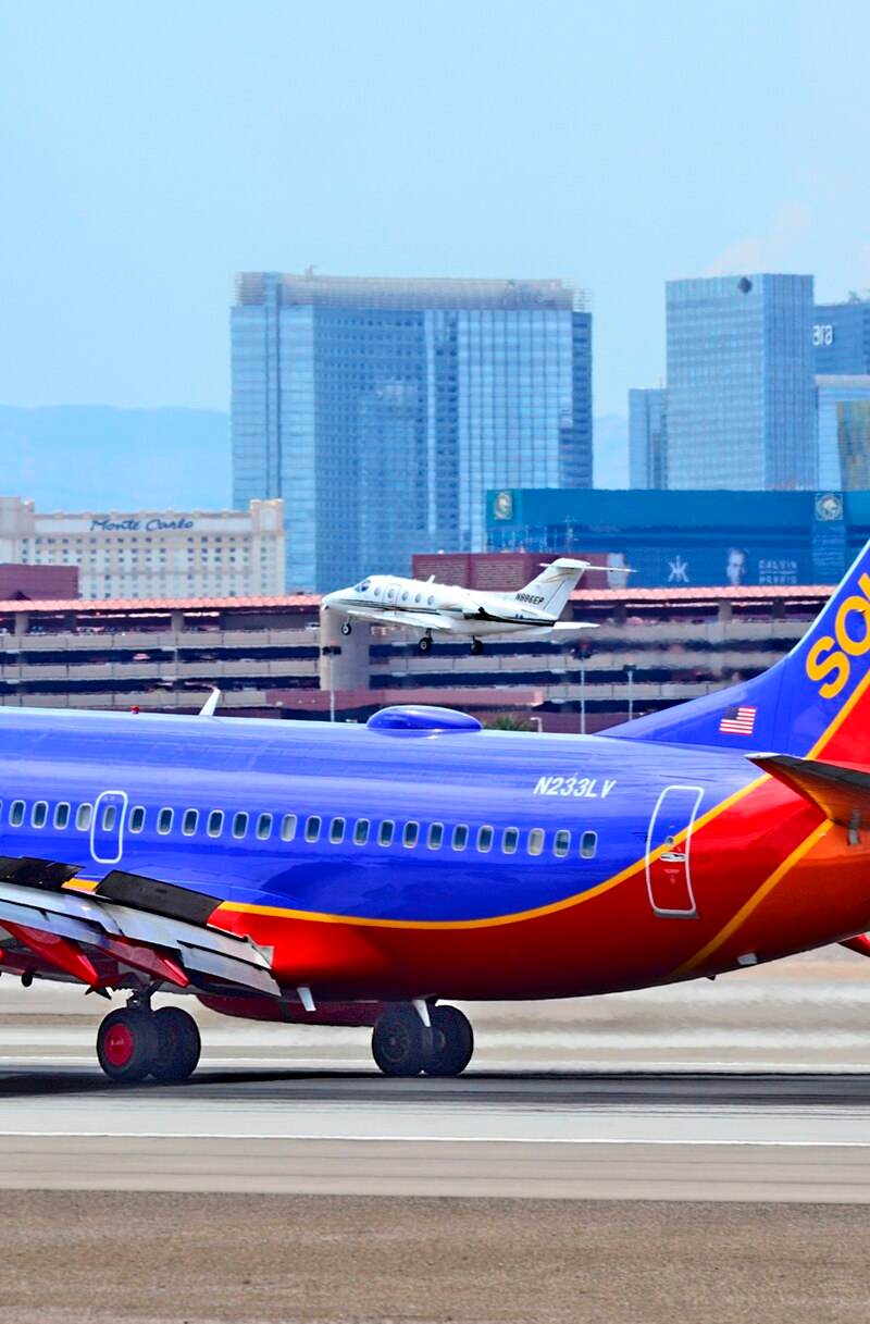 N233LV - Boeing