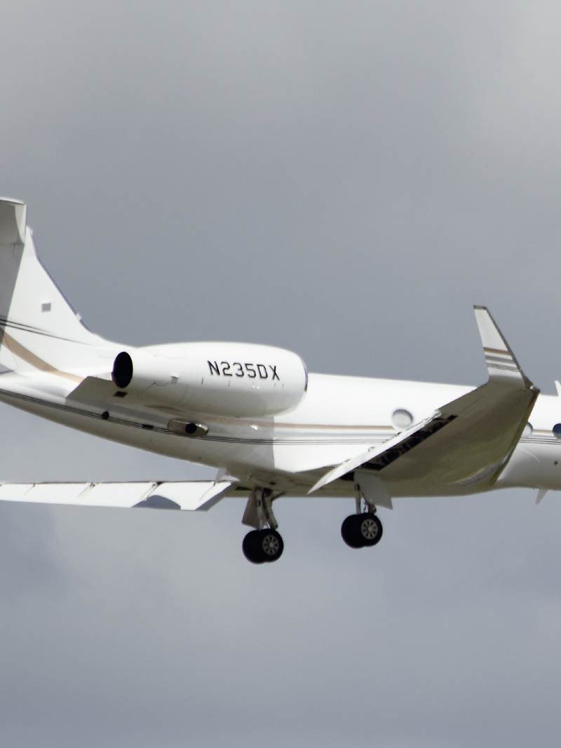 N235DX - Business jet