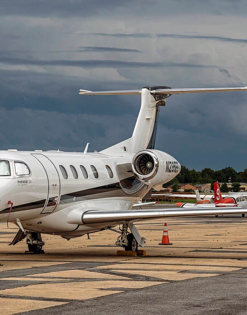 N235EE - Embraer