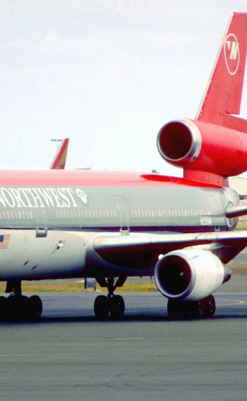 N235NW - Douglas