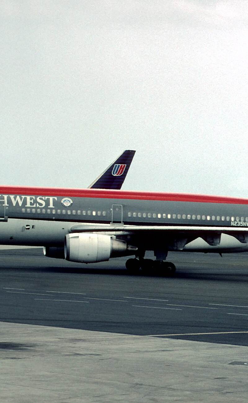 N235NW - Douglas