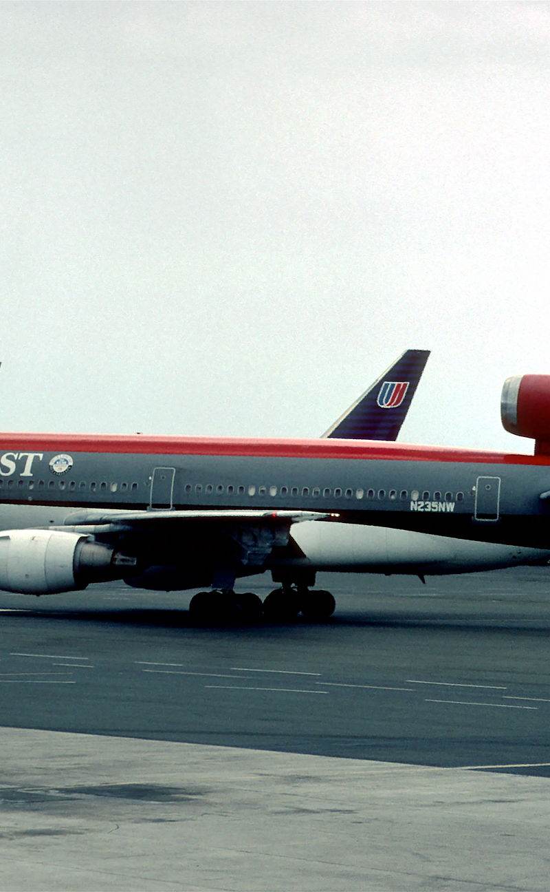 N235NW - Douglas