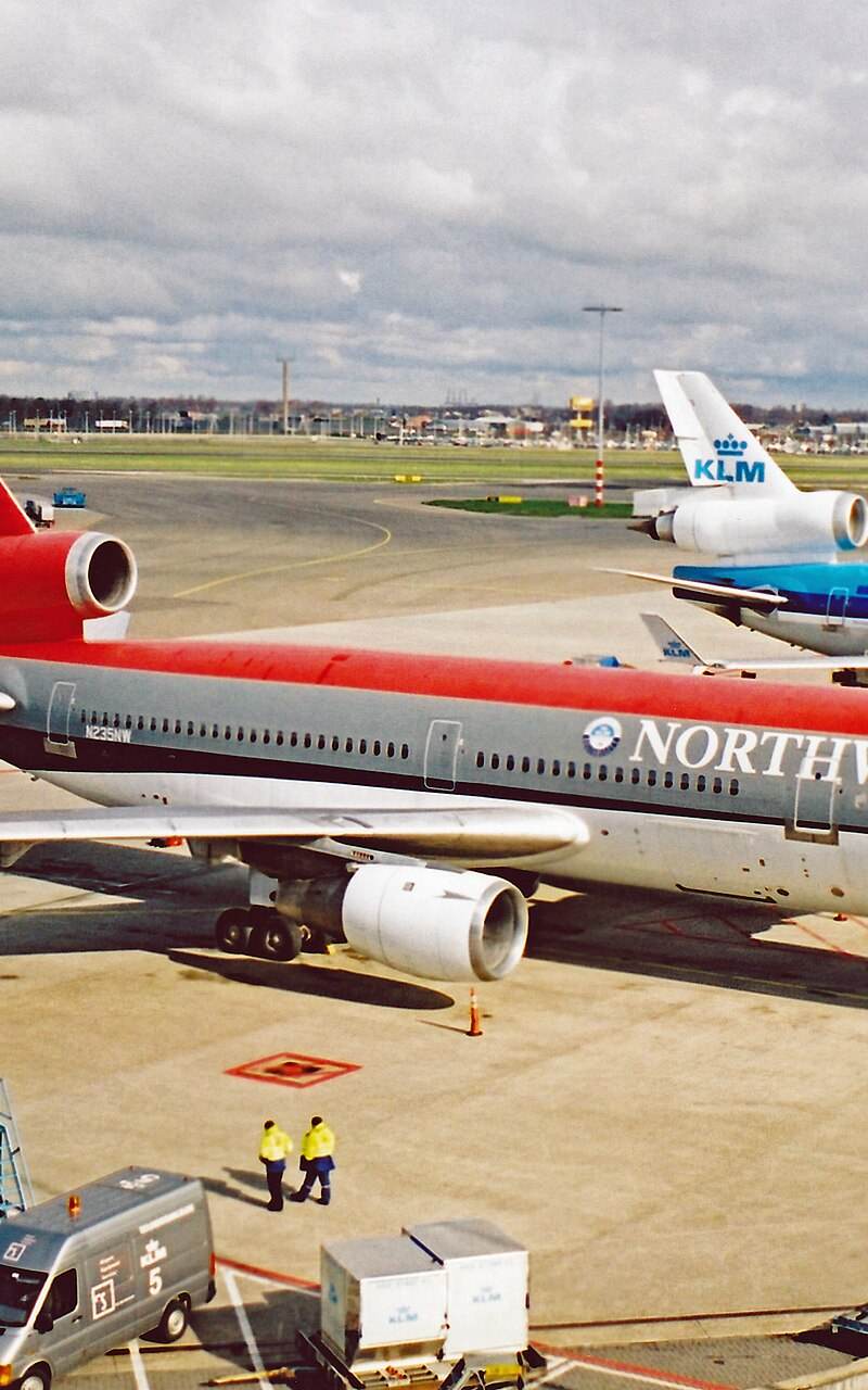 N235NW - Douglas
