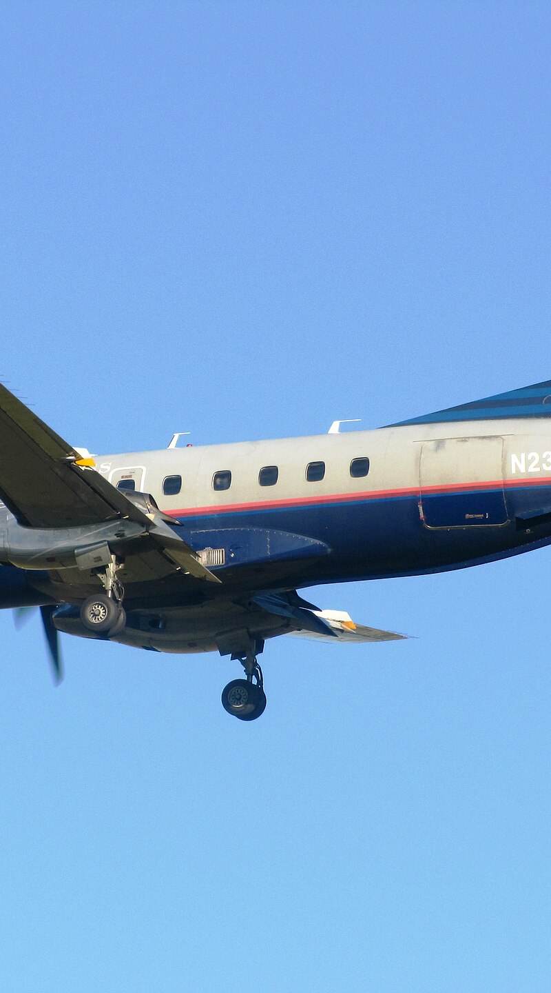 N235SW - Twin-engine aircraft