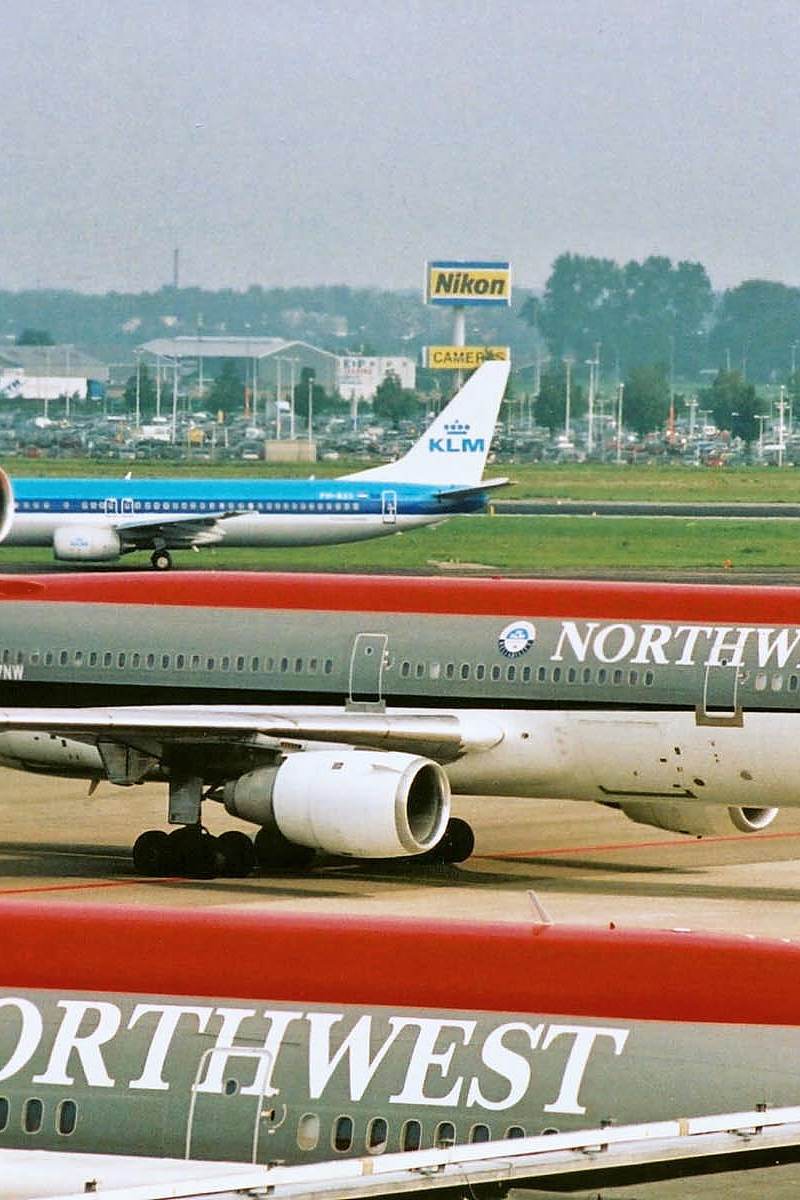 N237NW - Douglas