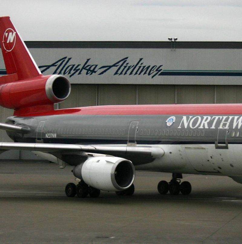 N237NW - Douglas