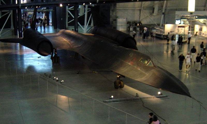  - Twin-engine aircraft