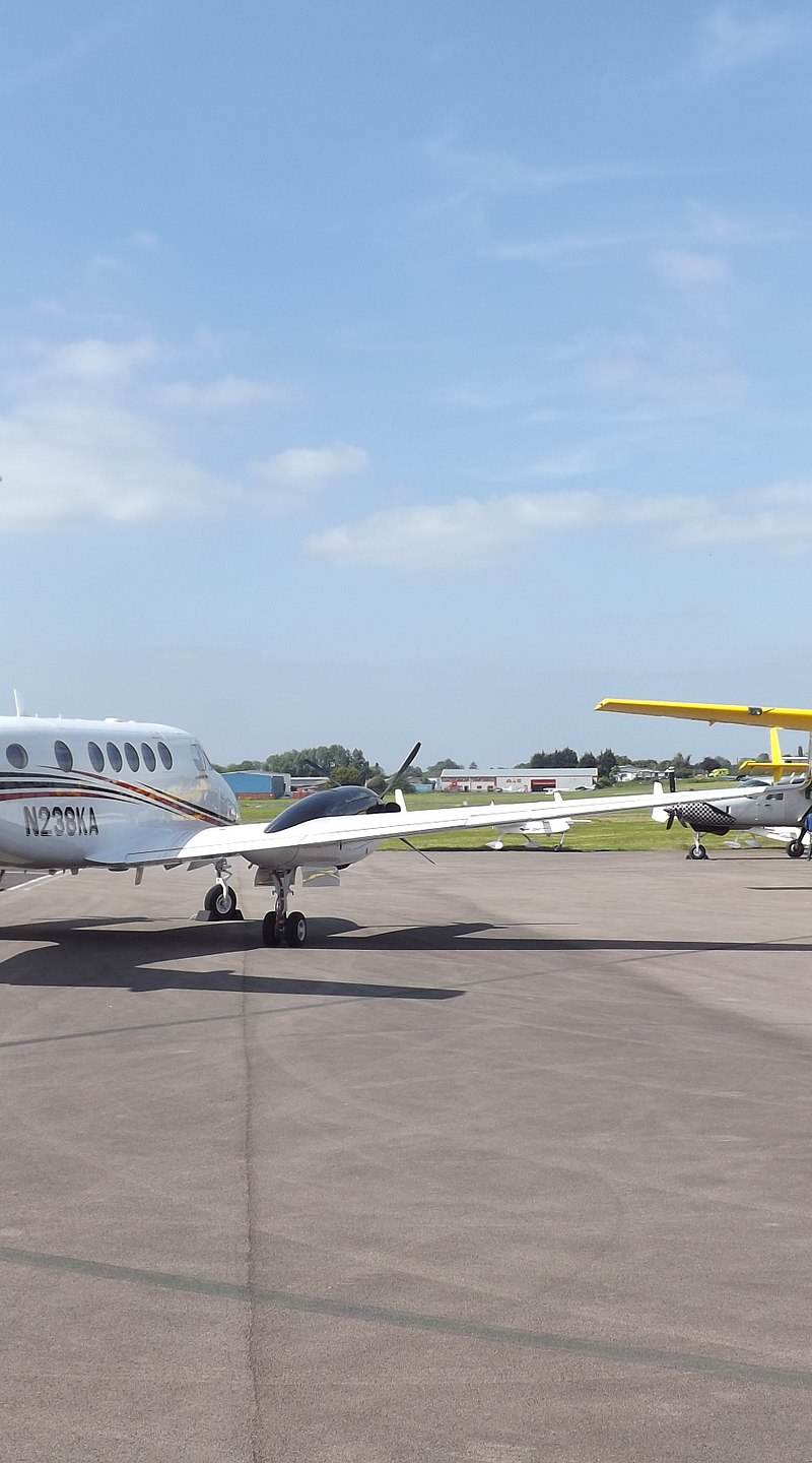 N238KA - Twin-engine aircraft