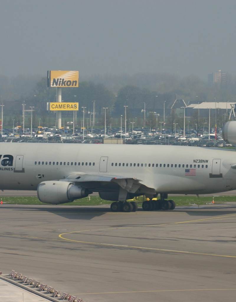 N238NW - Douglas