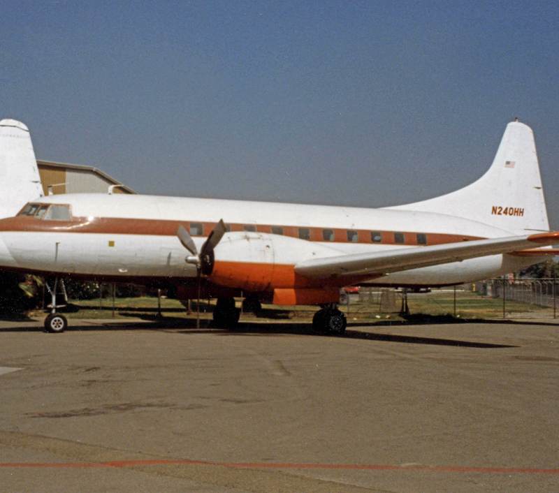 N240HH - Twin-engine aircraft