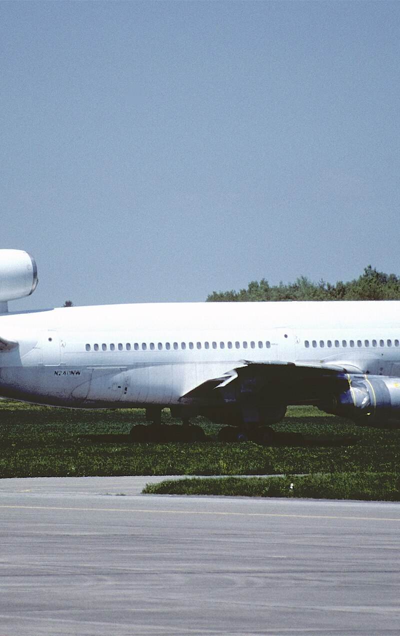 N240NW - Douglas
