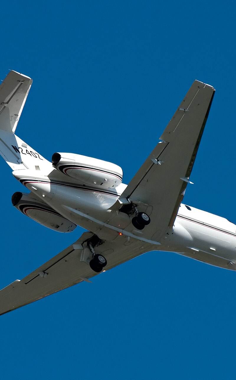 N240Z - Business jet