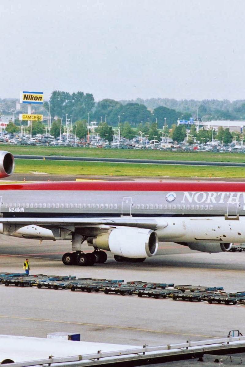N241NW - Douglas