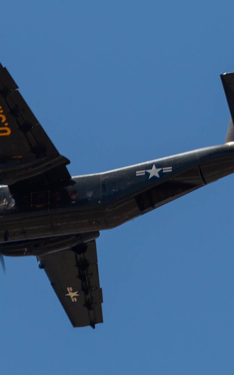  - Twin-engine aircraft