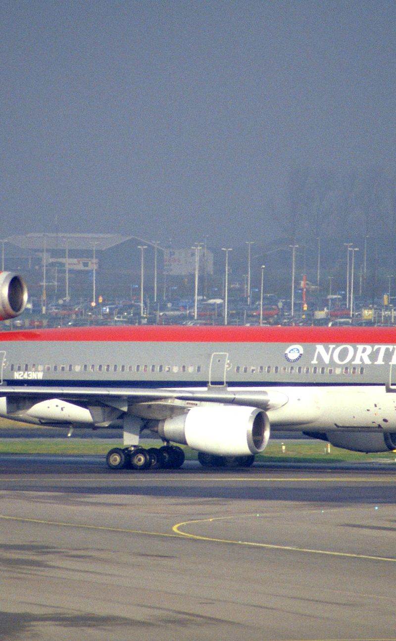 N243NW - Douglas