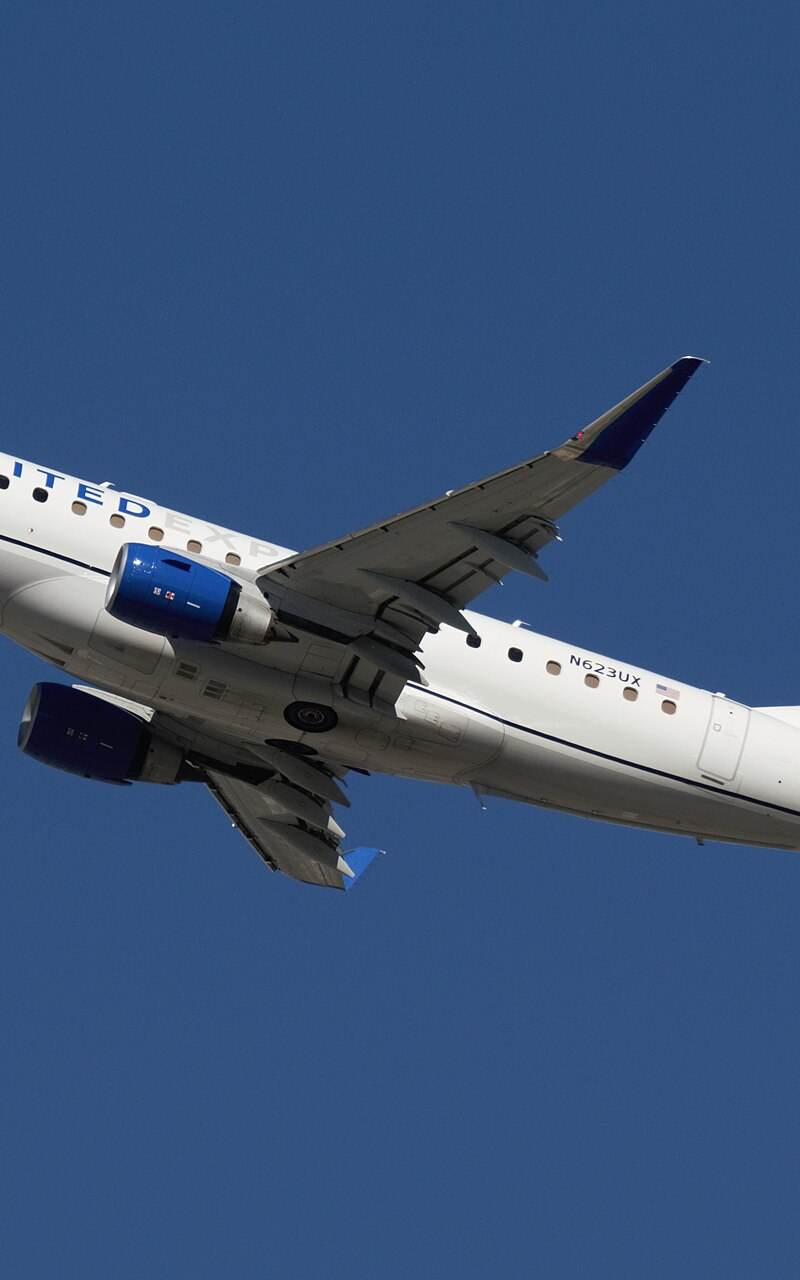 N623UX - Embraer