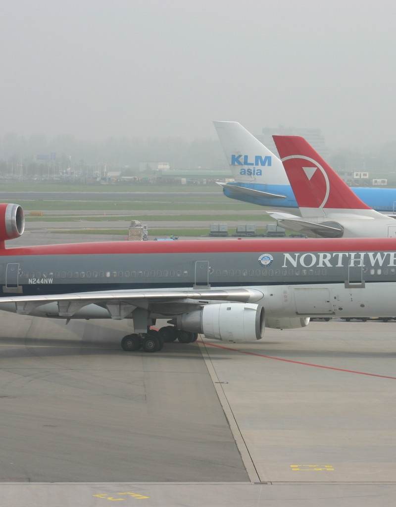 N244NW - Douglas