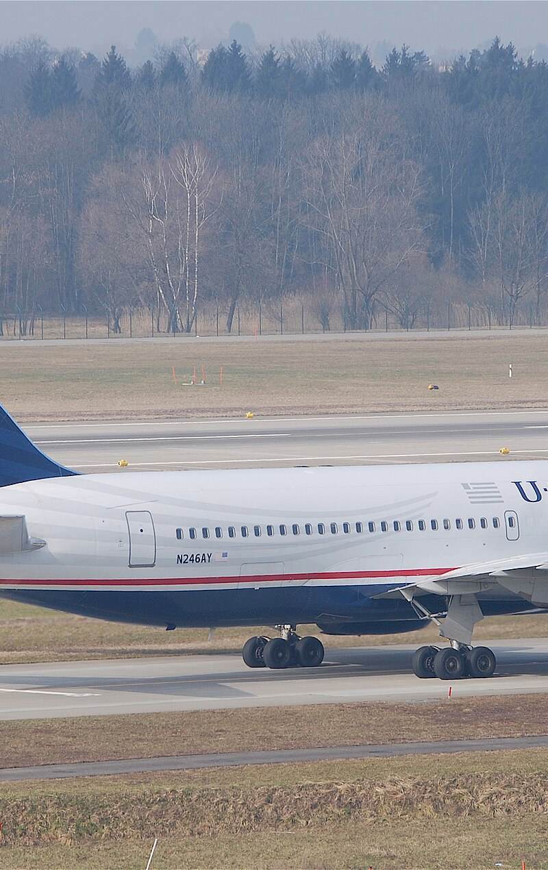 N246AY - Twin-engine aircraft