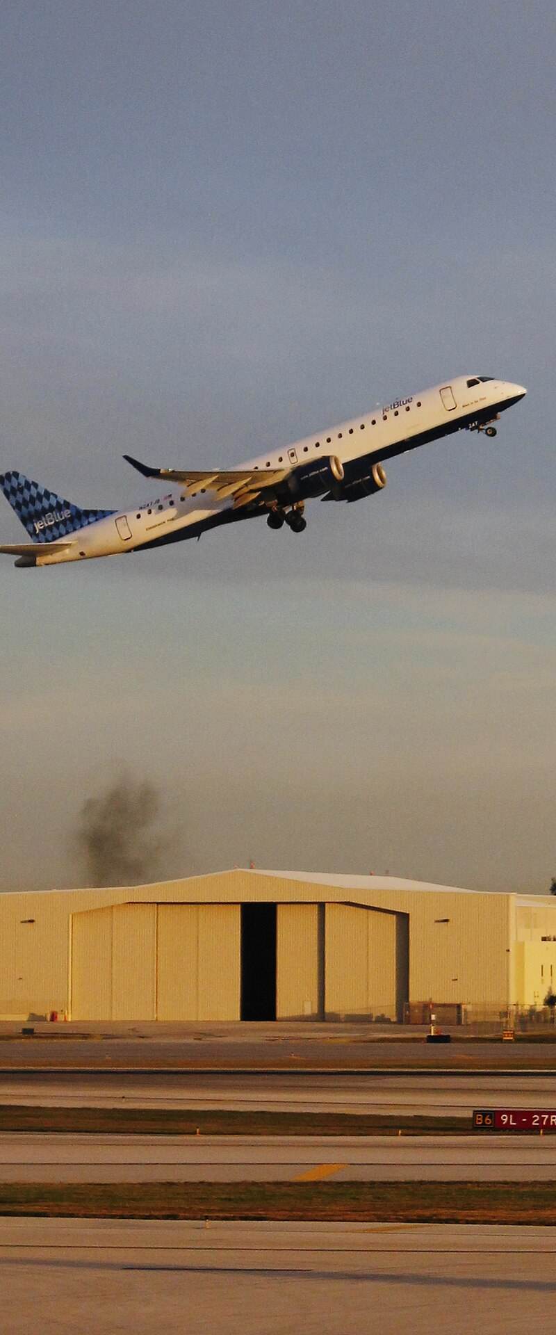N247JB - Embraer