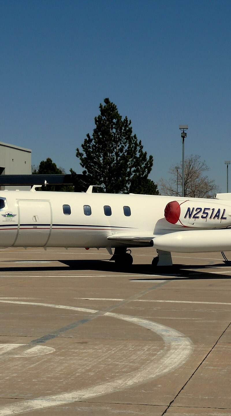 N251AL - Business jet