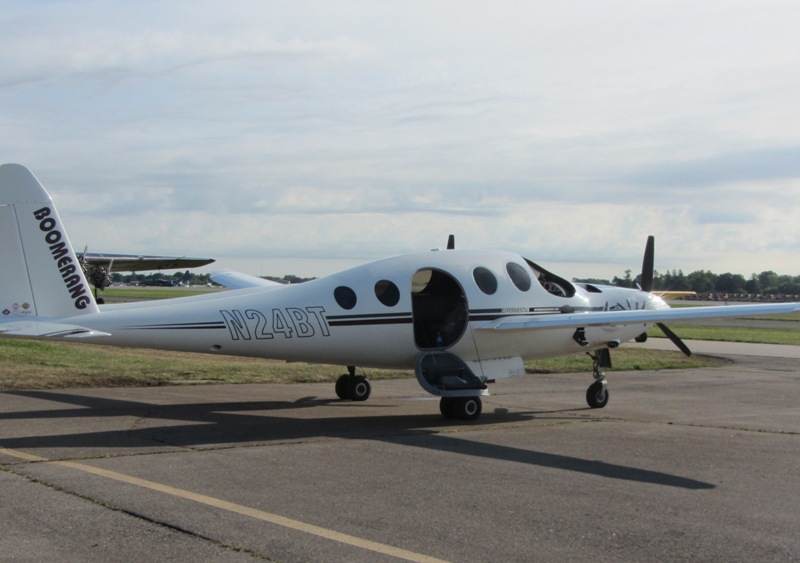 N24BT - Twin-engine aircraft