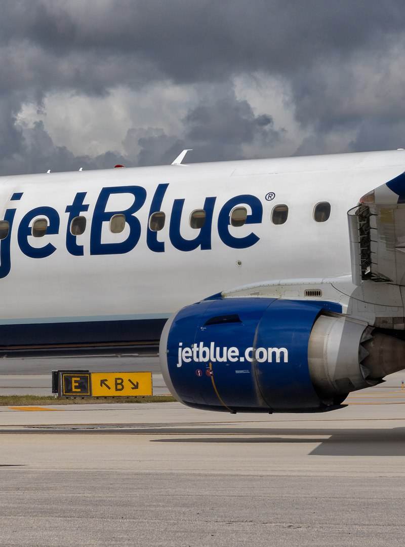 N187JB - Twin-engine aircraft