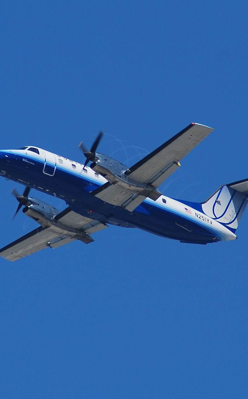 N251YV - Twin-engine aircraft