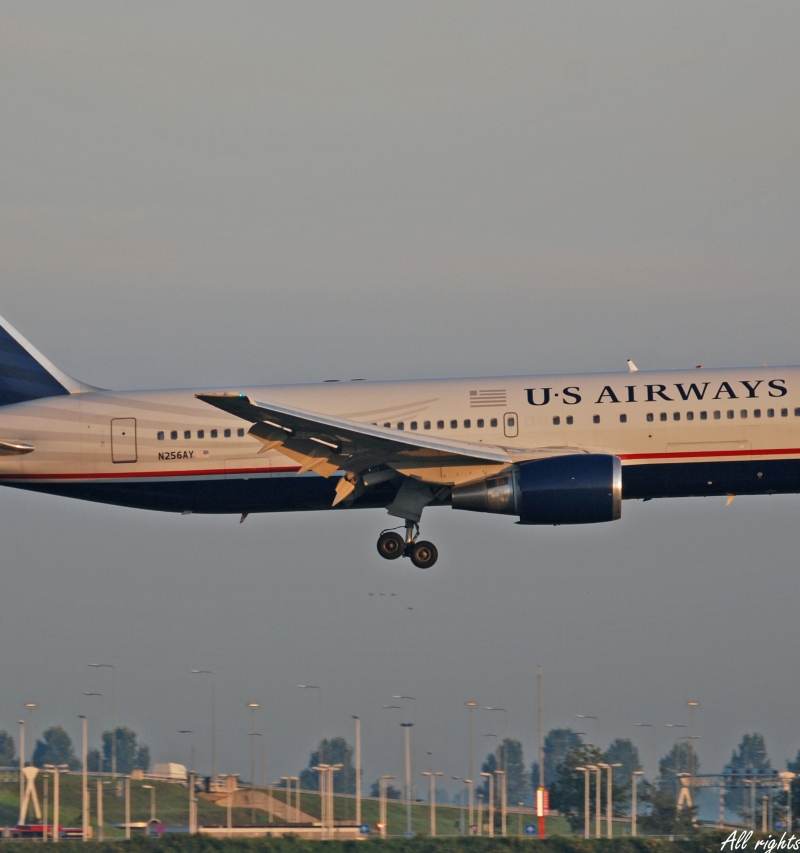 N256AY - Twin-engine aircraft