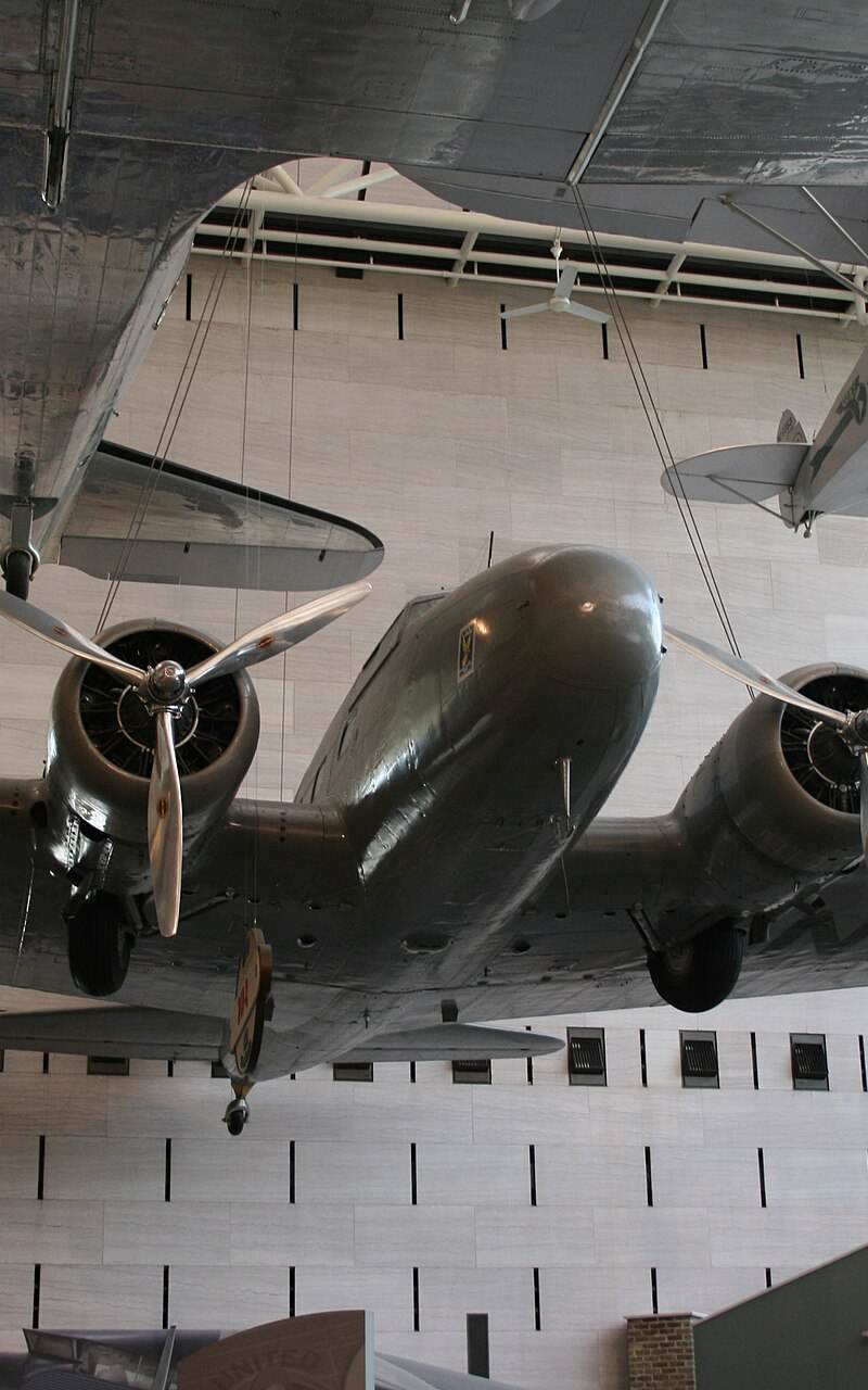  - Twin-engine aircraft