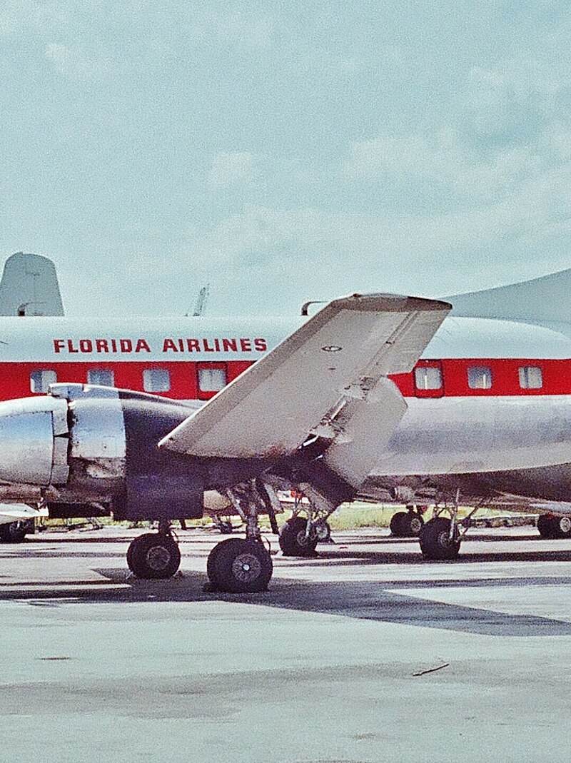 N258S - Twin-engine aircraft