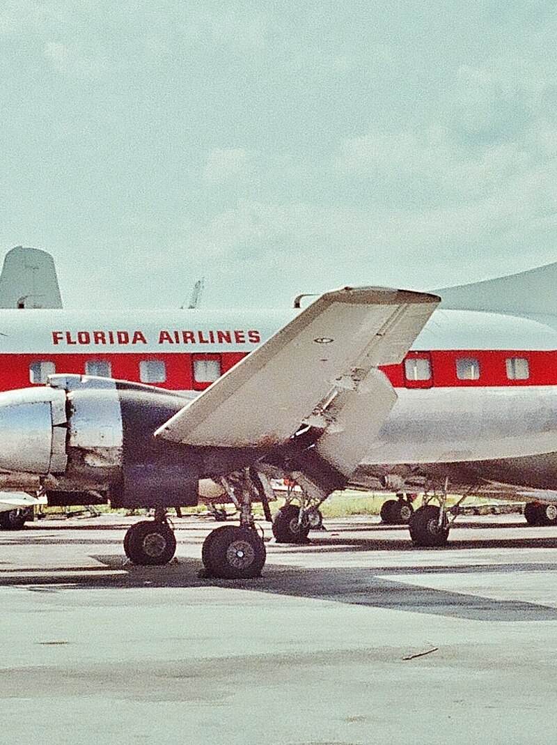 N258S - Twin-engine aircraft