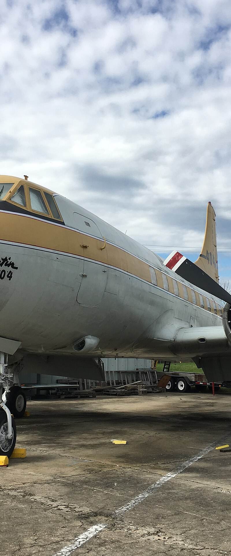  - Twin-engine aircraft