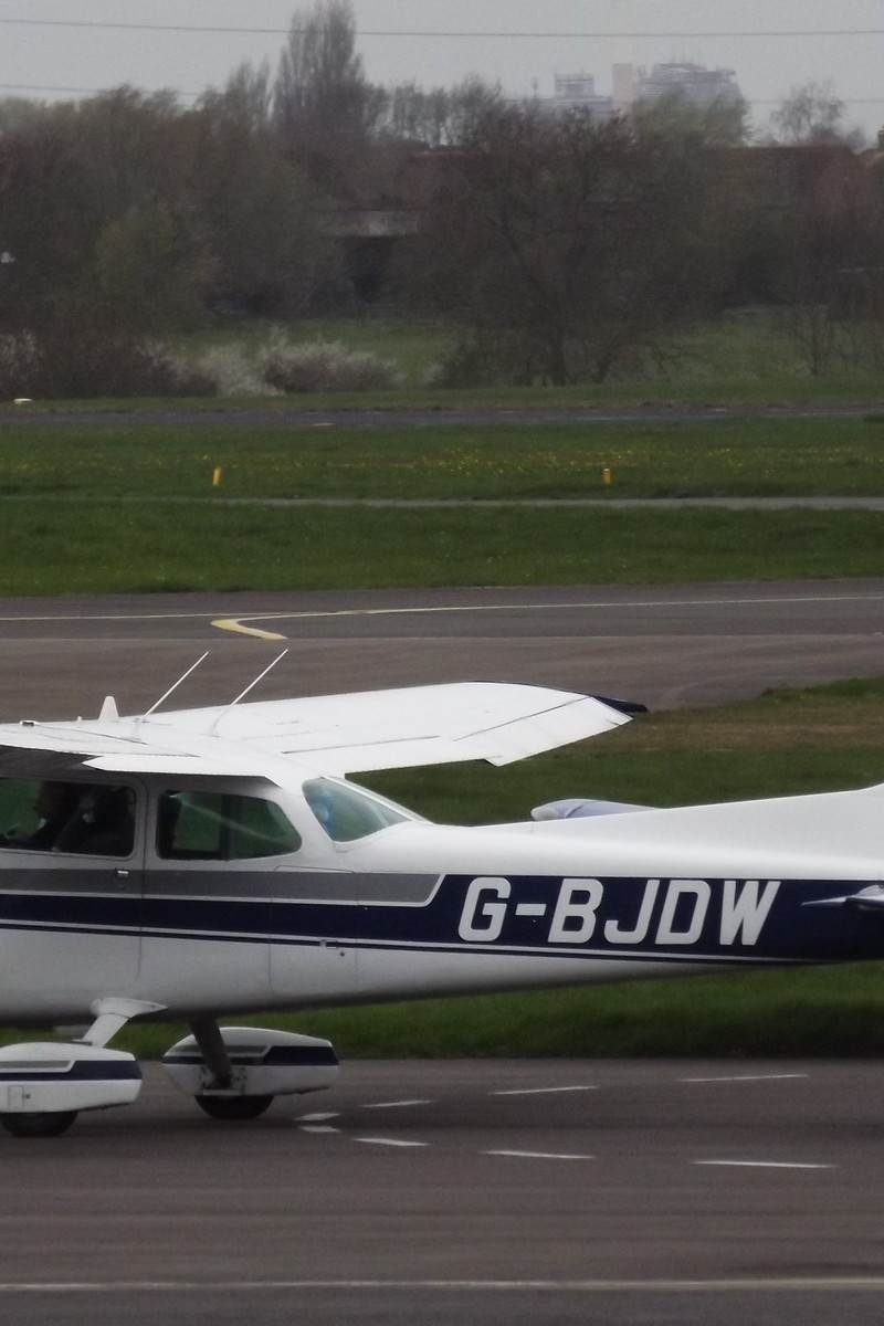 G-BJDW - Cessna