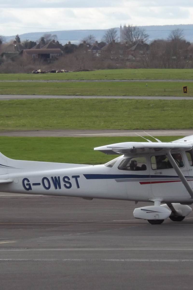 G-OWST - Cessna