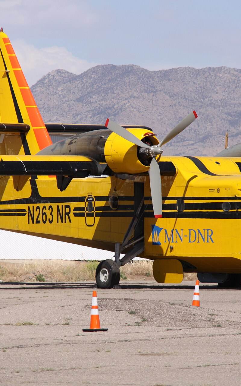 N263NR - Twin-engine aircraft