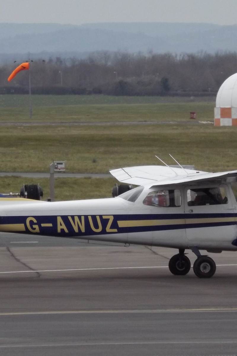 G-AWUZ - Cessna