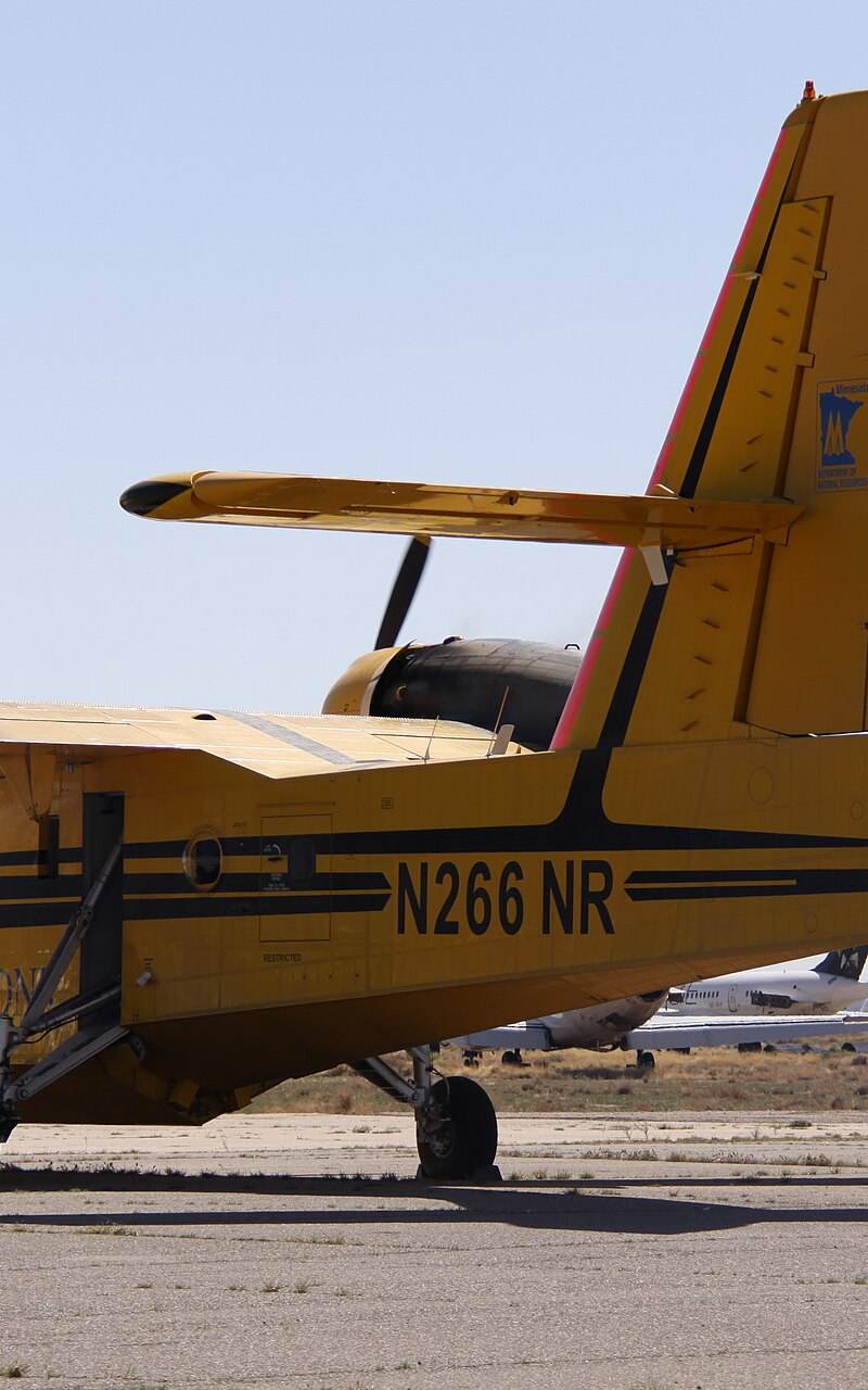 N266NR - Twin-engine aircraft