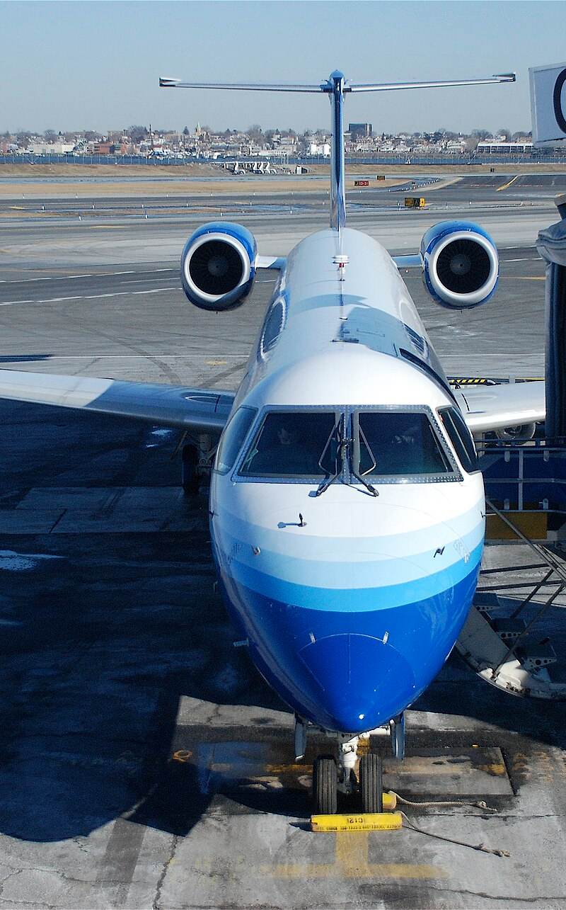 N269SK - Twin-engine aircraft