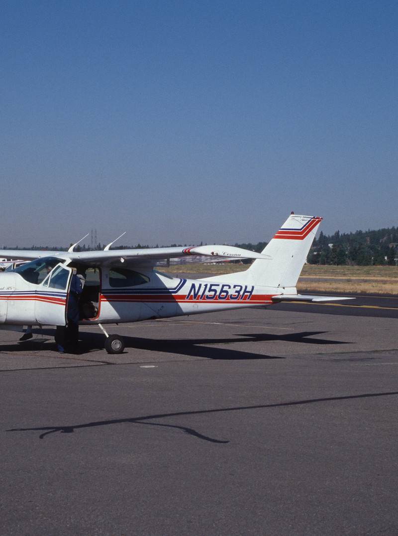 N1563H - Cessna