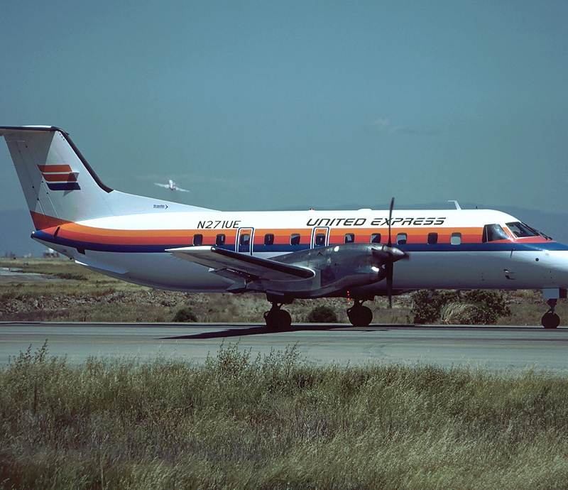 N271UE - Embraer