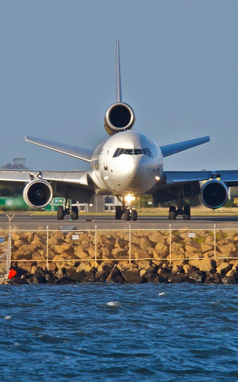 N271UP - Douglas
