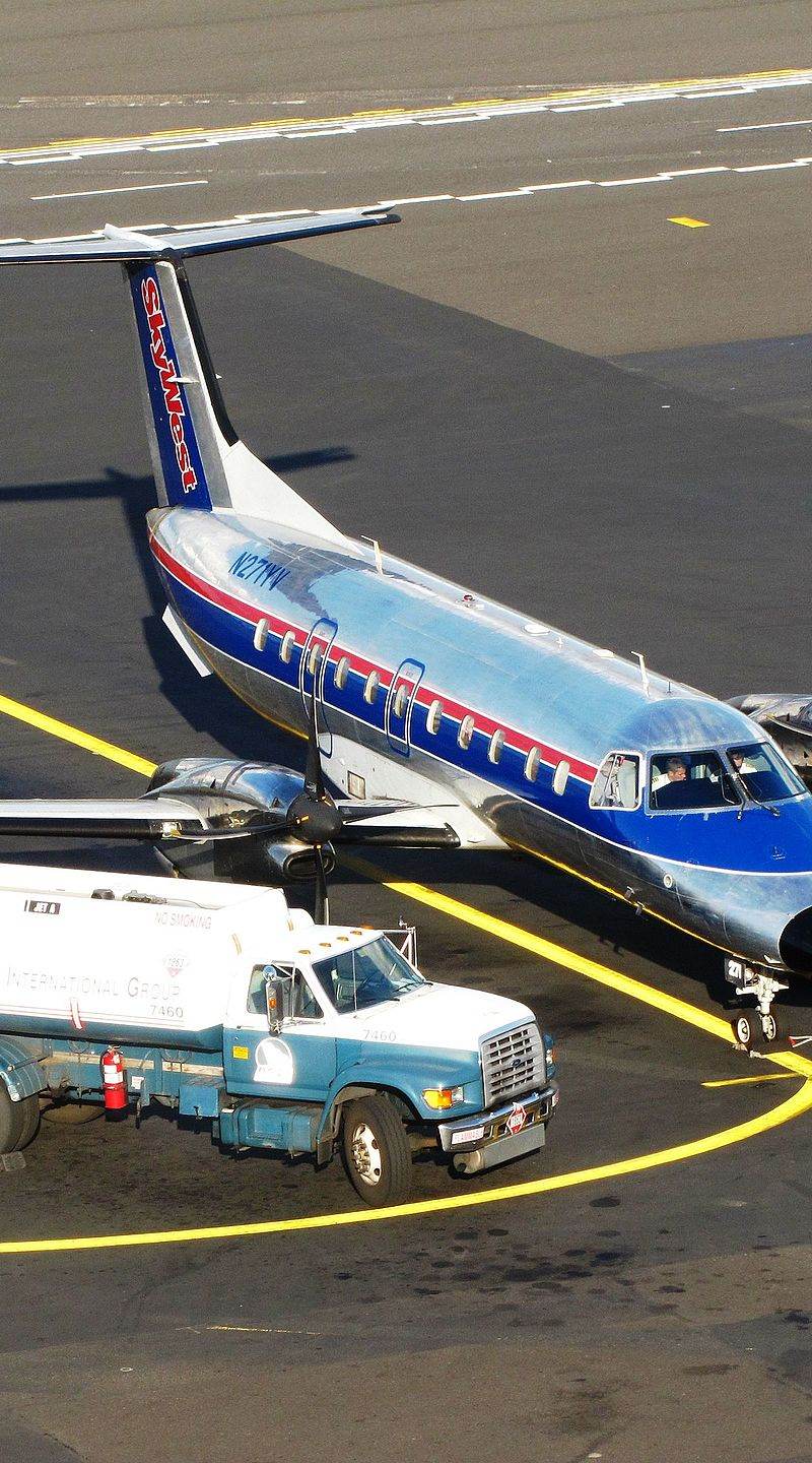 N271YV - Embraer