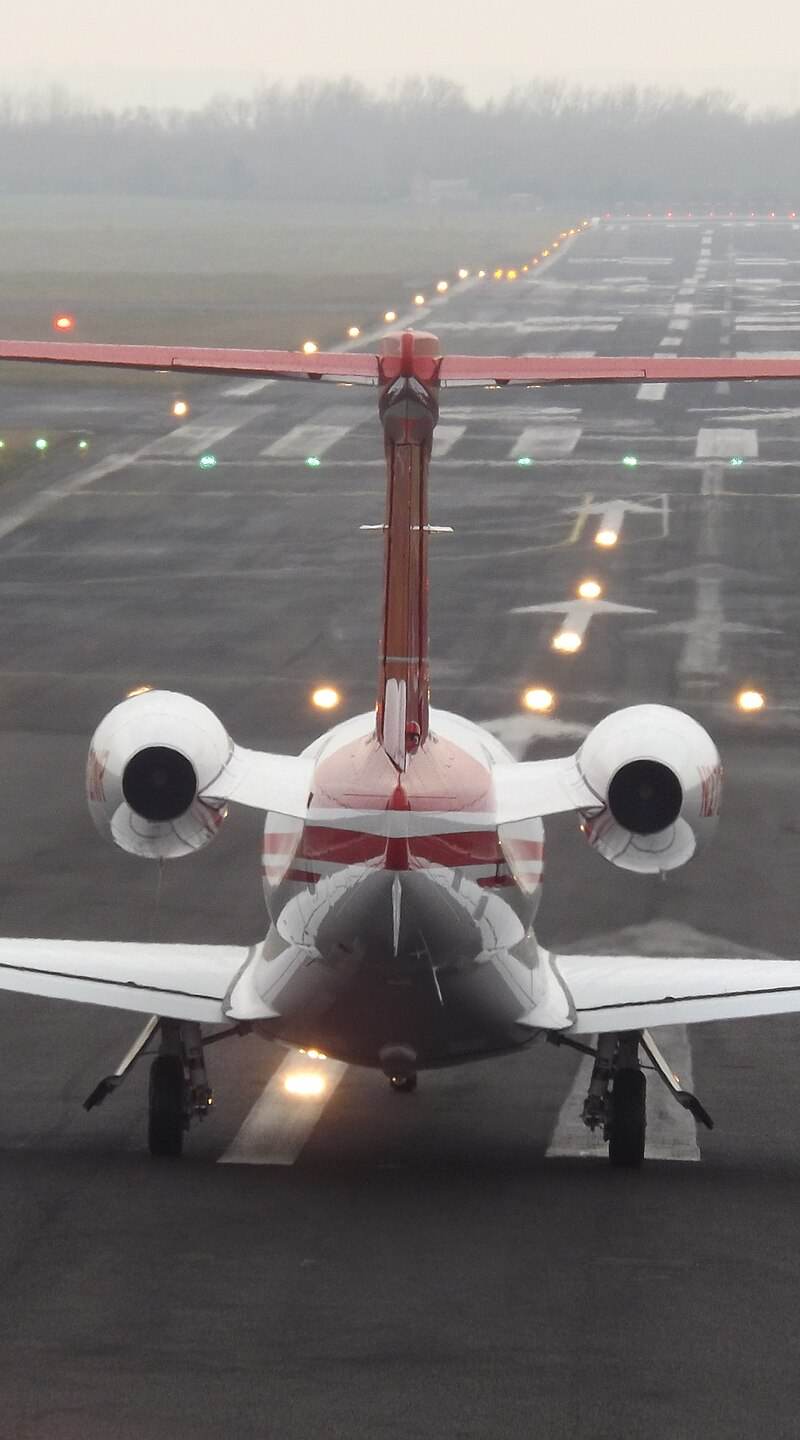 N272NR - Business jet
