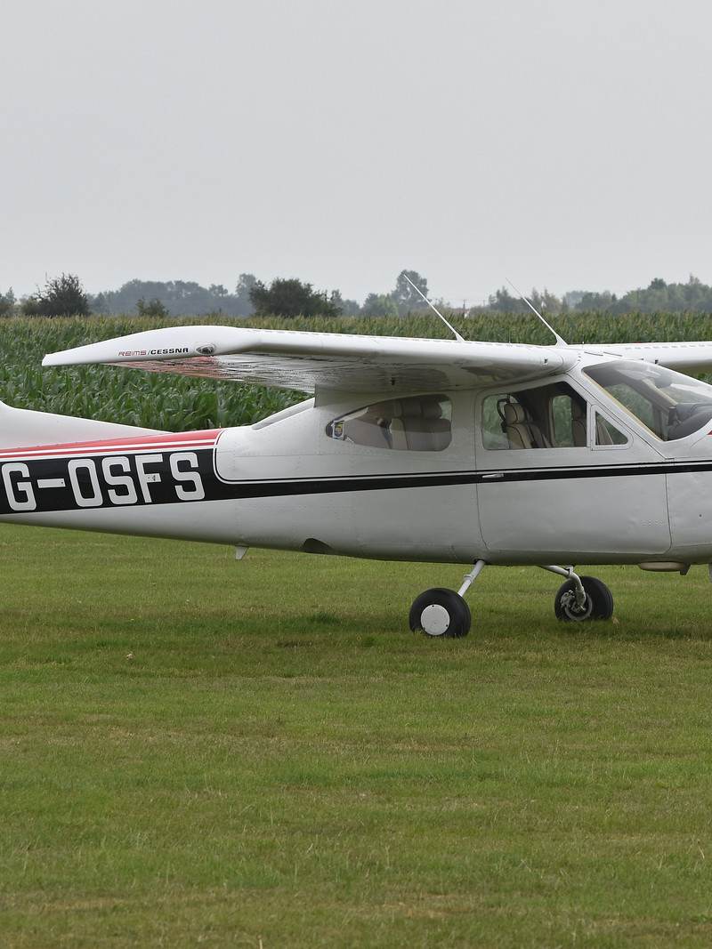 G-OSFS - Cessna